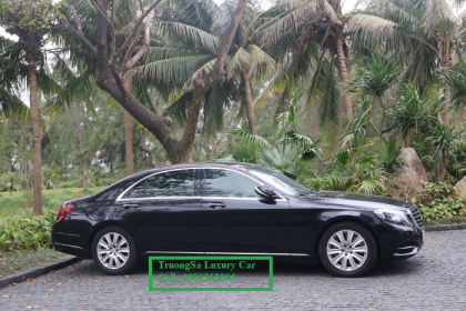 Thuê xe Mercedes đi khu du lịch Vinpearl Làng Vân Đà Nẵng.